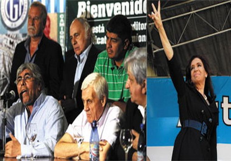 Contraataque. Moyano, flanqueado por Viviani, Caló y su hijo Pablo.