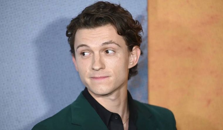 Tom Holland confesó por qué no pagaba la tarifa del agua hace 5 cinco años.
