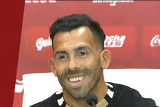 la chicana de una periodista de independiente a tevez en plena conferencia: ?bienvenido al unico?? la chicana de una periodista de independiente a tevez en plena conferencia: ?bienvenido al unico??