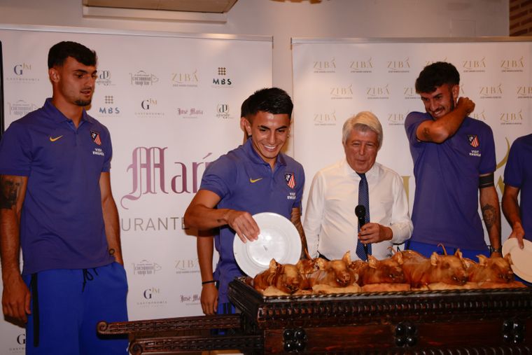 El Atlético de Madrid le dio la bienvenida a Thiago Almada.