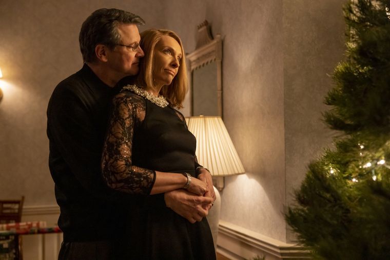 The Staircase cuenta con las actuaciones de Colin Firth y Toni Collette. The Staircase cuenta con las actuaciones de Colin Firth y Toni Collette.