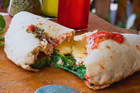 Así preparás un delicioso calzone de espinaca y queso en pocos pasos Así preparás un delicioso calzone de espinaca y queso en pocos pasos
