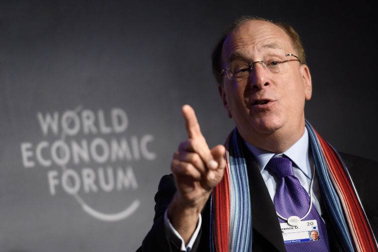 Larry Fink podría encaminar la negociación de la deuda argentina y evitar el default