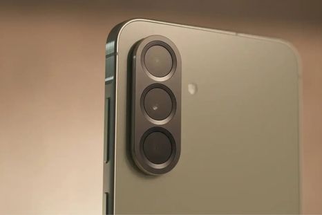 El Samsung Galaxy A57 sorprende al superar en velocidad de carga a la gama alta.