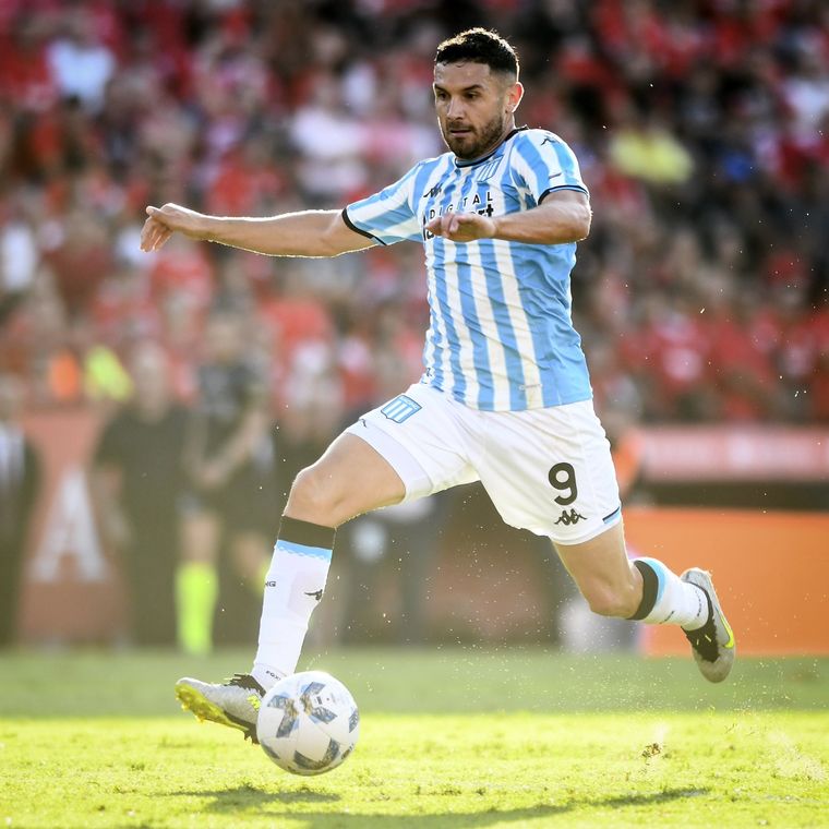 Maravilla Martínez, el eje de la gastada de Racing. Foto: @RacingClub