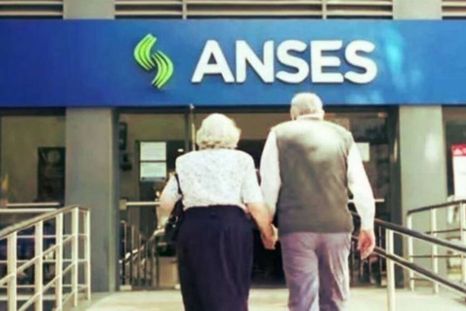 Envejecimiento, trabajo informal y jubilaciones mínimas: las señales de alarma del sistema previsional argentino. Envejecimiento, trabajo informal y jubilaciones mínimas: las señales de alarma del sistema previsional argentino.