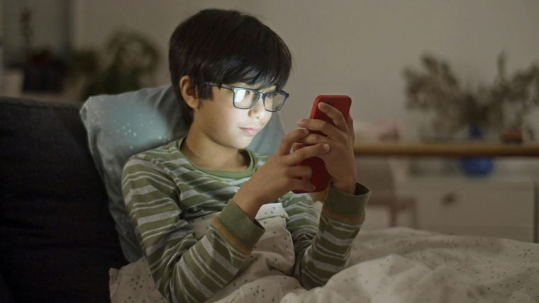 La sobreexposición a la tecnología con fines de entretenimiento, está logrando que esta nueva generación tenga un coeficiente intelectual menor que el de sus padres. La sobreexposición a la tecnología con fines de entretenimiento, está logrando que esta nueva generación tenga un coeficiente intelectual menor que el de sus padres.