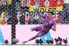 Orlando Gill detuvo dos penaltis en la victoria de Paraguay sobre Alemania en dieciseisavos de final.