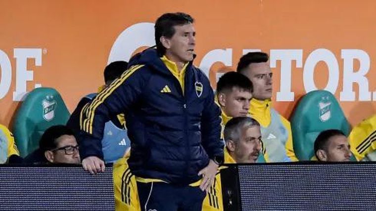 Úbeda reemplazo a Russo y Boca perdió en Varela con un gol al último minuto.