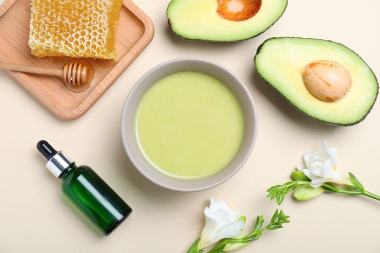 La receta con palta se volvió viral en redes por su uso como mascarilla casera para hidratar y suavizar la piel.