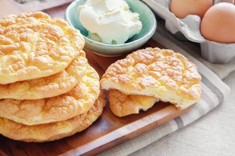 Pan nube sin harina Una receta sencilla y deliciosa para hacer en pocos pasos. Foto: ISTOCK
