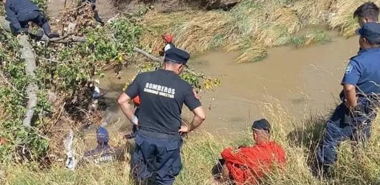 Búsqueda de un menor de 8 años que cayó a un arroyo Foto: NA