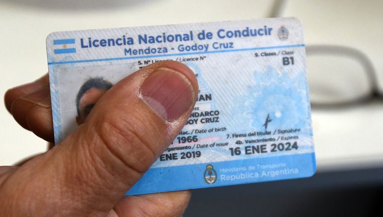 Quienes deban renovar el carnet de conducir a partir de 2025 deberán cumplir estos requisitos. Foto: ALF PONCE MERCADO / MDZ