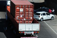 La suba de los costos de transporte tendrá un fuerte impacto en la actividad económica, a partir de la devaluación de esta semana. Foto: ALF PONCE MERCADO / MDZ