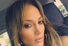 Jennifer Lopez dejó sin aliento tras posar en topless. Foto: Instagram/ Jennifer Lopez