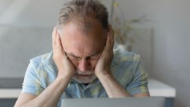 Las contraseñas son como la llave de tu casa: no se prestan y no se repiten. Lo ideal es que sean largas, únicas y difíciles de adivinar. 