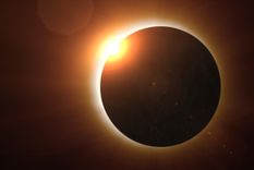 Este Eclipse Solar en Acuario es un momento eléctrico, volátil y evolutivo.