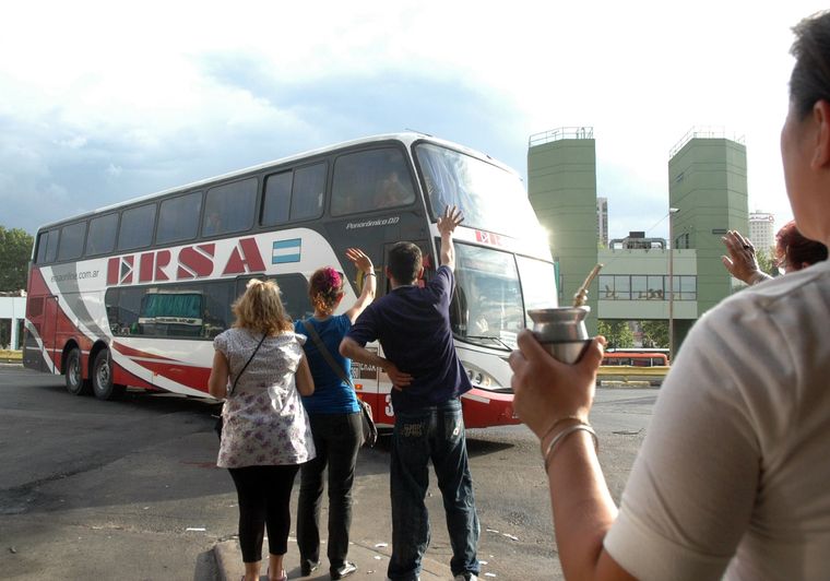 Los viajes de egresados financiados por el gobierno bonaerense generaron polémica