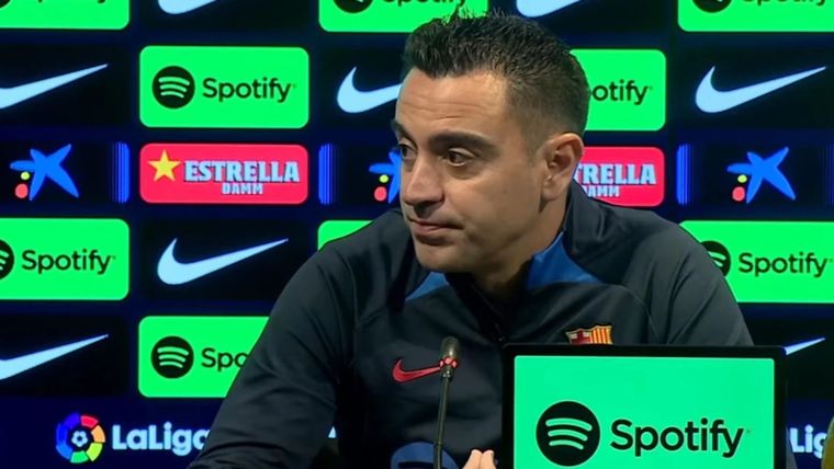Xavi Hernández reconoció cuál es el volante central que le interesa.