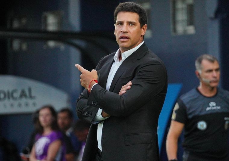 Domínguez se mostró golpeado tras la derrota de Vélez ante Tigre. Foto: FotoBaires