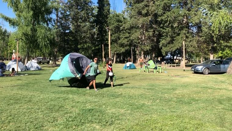 El verano invita a salir de la rutina con propuestas de camping.