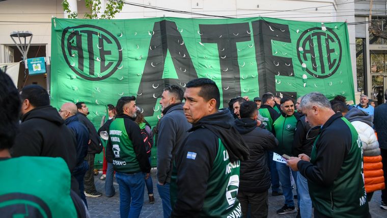protesta legislatura gremios sute ate ampros reforma del Estatuto del Empleado Público