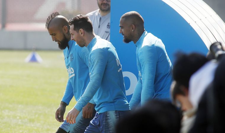 Arturo Vidal, Lionel Messi y Kevin-Prince Boateng.