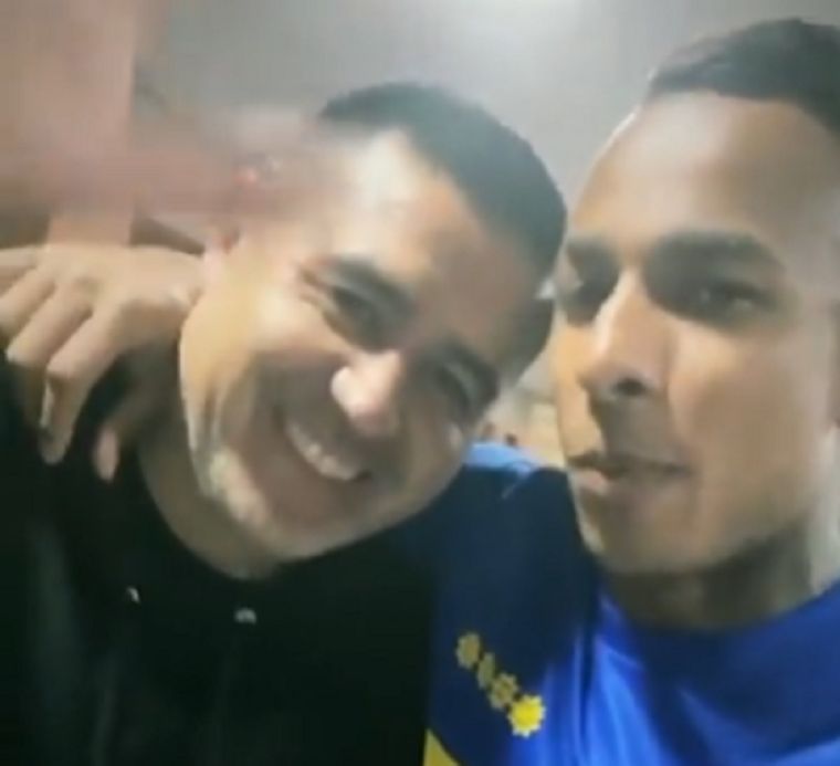 Román y Villa juntos en los festejos de Boca. Foto: Captura