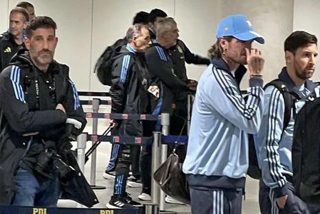 La Selección argentina llegó a Santiago de Chile. Foto: @salvatorenasca La Selección argentina llegó a Santiago de Chile. Foto: @salvatorenasca
