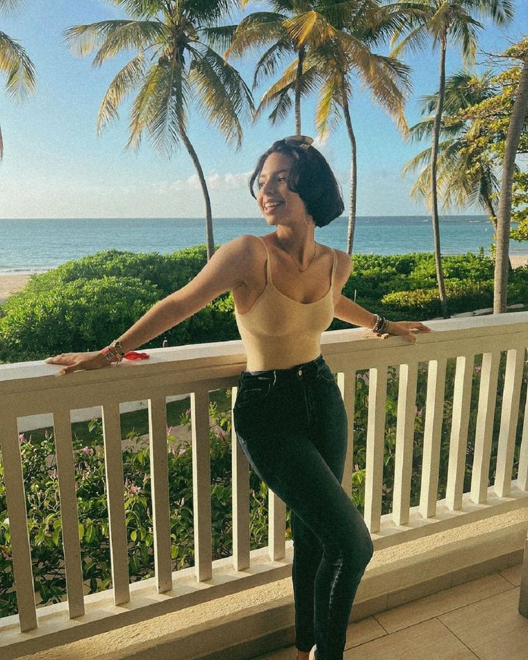 Ángela Aguilar es una de las jóvenes que mejor luce todo su vestimenta