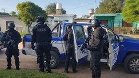 La Polícia desplegó un gran operativo cerrojo para interceptar a los delincuentes tras el intento de secuestro. La Polícia desplegó un gran operativo cerrojo para interceptar a los delincuentes tras el intento de secuestro.