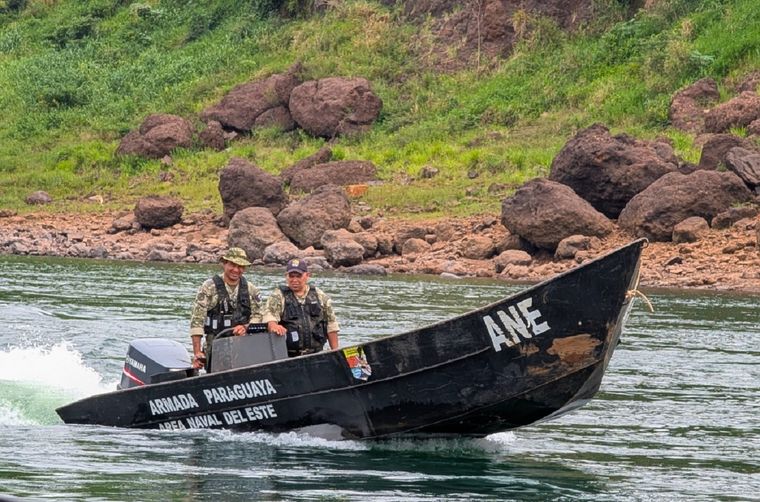 Agentes durante el operativo en la Triple Frontera que significó un golpe al tráfico ilegal de madera. Foto: Interpol
