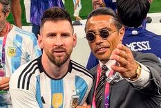 Salt Bae La FIFA podría prohibirle a Salt Bae ir a ver los partidos del Mundial 2026. Salt Bae La FIFA podría prohibirle a Salt Bae ir a ver los partidos del Mundial 2026.