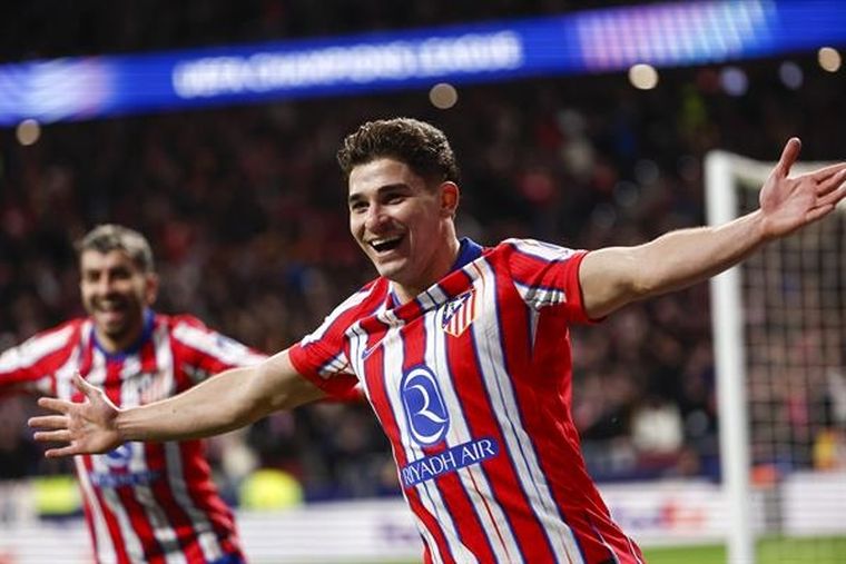 Julián Álvarez Ángel Correa Atlético de Madrid.jpg