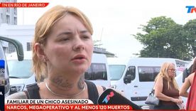Una madre aseguró que la Policía de Río de Janeiro exhibió el cuerpo de su hijo como un trofeo tras el violento operativo en Río de Janeiro, Brasil.  Una madre aseguró que la Policía de Río de Janeiro exhibió el cuerpo de su hijo como un trofeo tras el violento operativo en Río de Janeiro, Brasil.