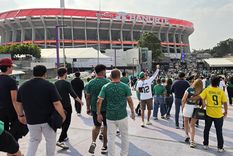 Hinchas de la selección de México en el Estadio Azteca. Hinchas de la selección de México en el Estadio Azteca.