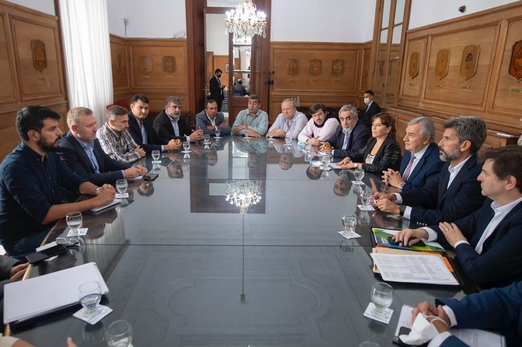 Tras el viaje de intendentes mendocinos a la Capital Federal, ahora serán los jefes comunales de la UCR de la provincia de Buenos Aires los que estarán en Mendoza.