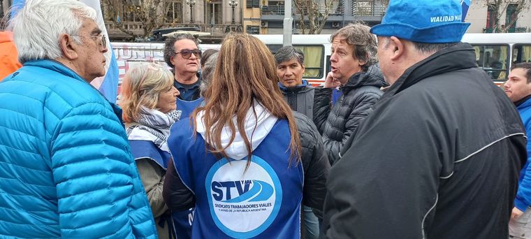 El Sindicato de Trabajadores Viales pidió el respaldo de legisladores y gobernadores para rechazar la disolución de la Dirección Nacional de Vialidad.
