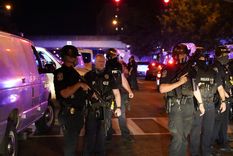 videos: disparan a 2 policias tras un polemico fallo en estados unidos