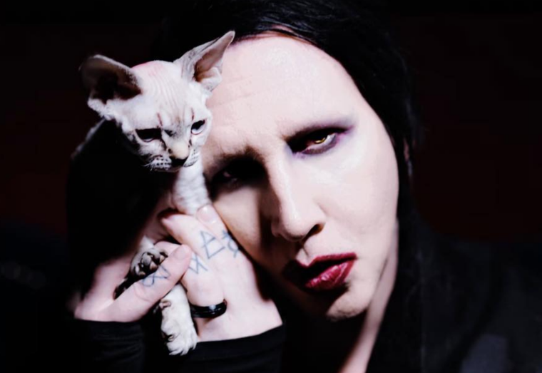 Marilyn Manson llegó a ser muy controversial con su estilo musical.