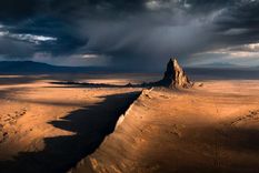 Roca del barco de Karol Nienartowicz, una de las fotografías premiadas en la 12º edición. Créditos: petapixel.com,