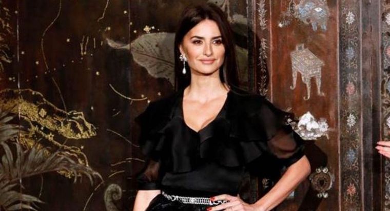 Penélope cruz adora lucir sensual con transparencias.