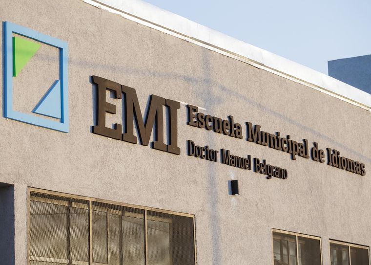 La escuela de Idiomas de Maipú.