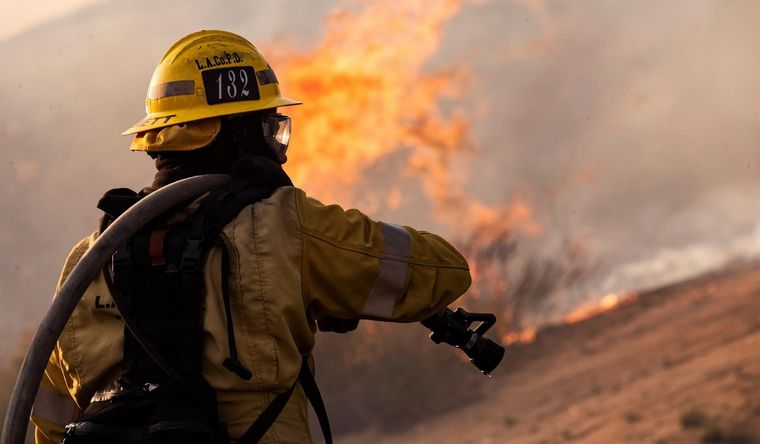 incendios Los bomberos trabajan incansablemente, en Canadá. Foto: Efe.