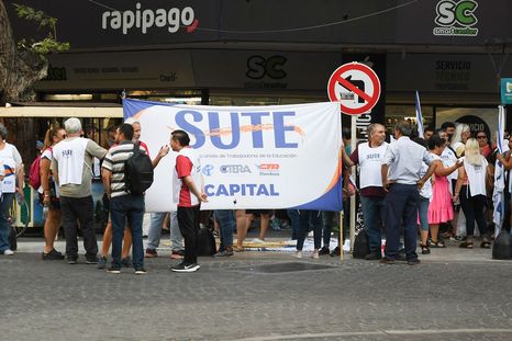 El SUTE fue el primer gremio en retomar la discusión salarial. Foto: Santiago Tagua/MDZ El SUTE fue el primer gremio en retomar la discusión salarial. Foto: Santiago Tagua/MDZ