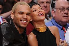 Foto: https://elcomercio.pe/luces/musica/chris-brown-conto-regreso-rihanna-golpearla-179625-noticia/