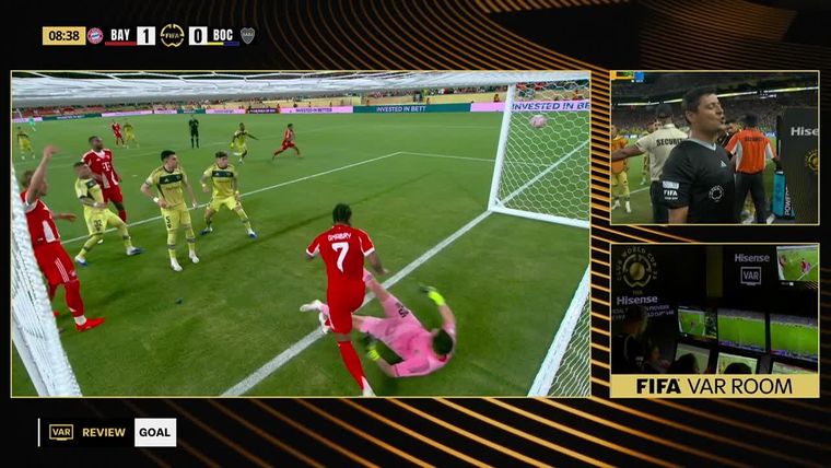 La infracción de Gnabry sobre Marchesín en el gol anulado al Bayern Múnich.