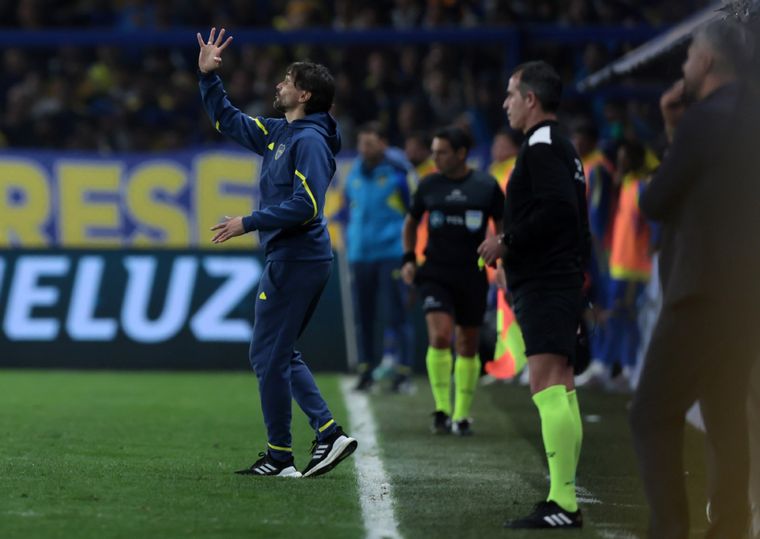Diego Martínez en la Bombonera. Foto: FotoBaires