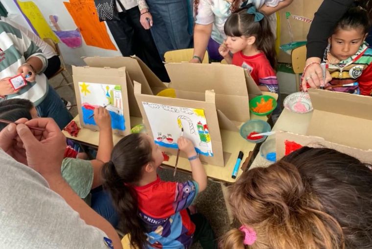 Las escuelas en la Argentina y en la región representan el gran espacio de aprendizaje. Las escuelas en la Argentina y en la región representan el gran espacio de aprendizaje.