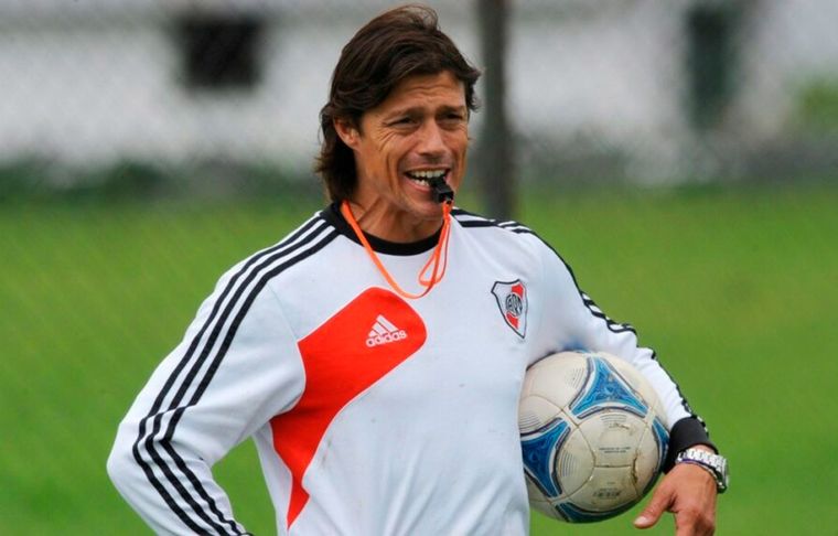 Matías Almeyda recordó el descenso de River al comparar el presente del Sevilla. Matías Almeyda recordó el descenso de River al comparar el presente del Sevilla.